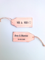 Etiqueta de madera Mr&Mrs personalizada